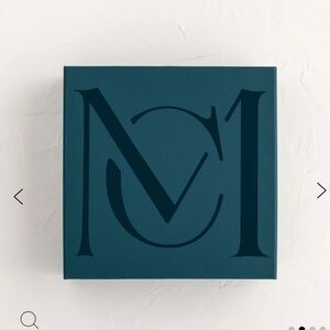 Melanie Casey silhouette box NWT